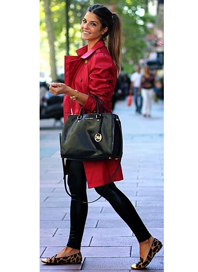 25選 華やかな赤いコート着こなしカタログ 女子力up応援サイト